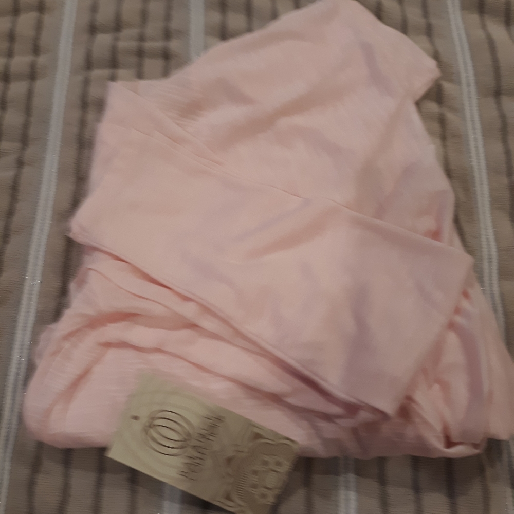NWT- Pink Fluff Color Wrap - Picture 3 of 5